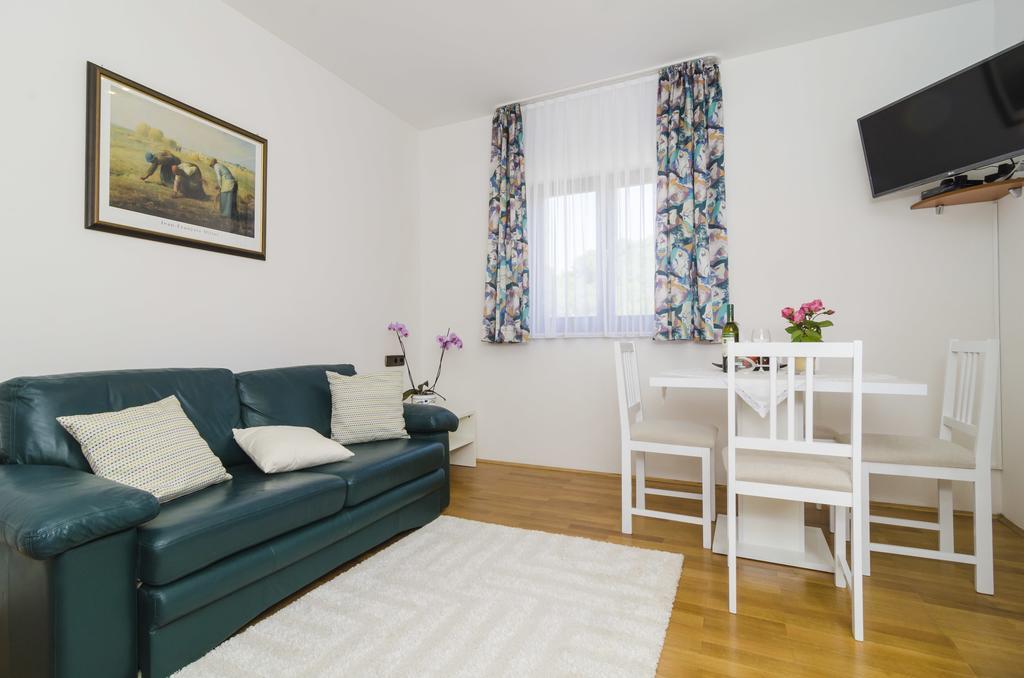 Apartment Nadine Okuklje Экстерьер фото