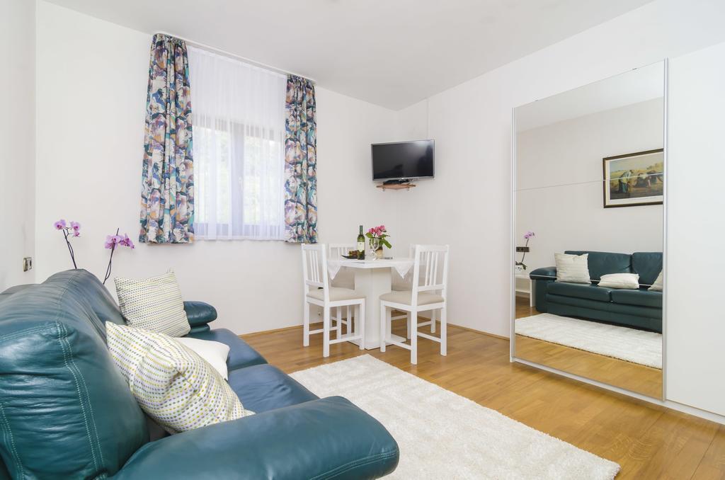 Apartment Nadine Okuklje Экстерьер фото