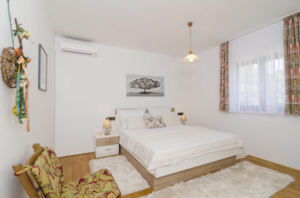 Apartment Nadine Okuklje Экстерьер фото